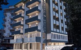 Hotel Caravel Park